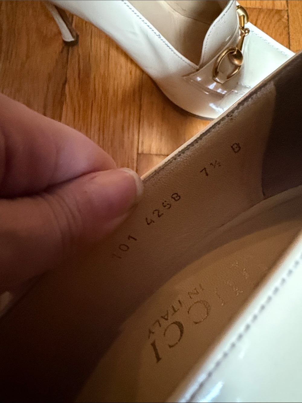 Gucci Cream Patent Leather Horsebit Pointed Loafers - Picture 5 of 9